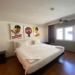 Saladee Gallery Residence
