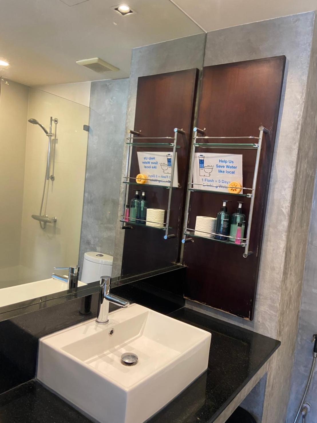Saladee Gallery Aparthotel