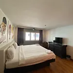 Saladee Gallery Residence